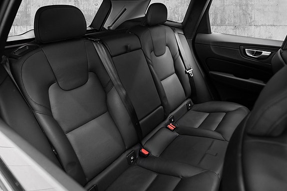 Volvo XC60 27 of 30