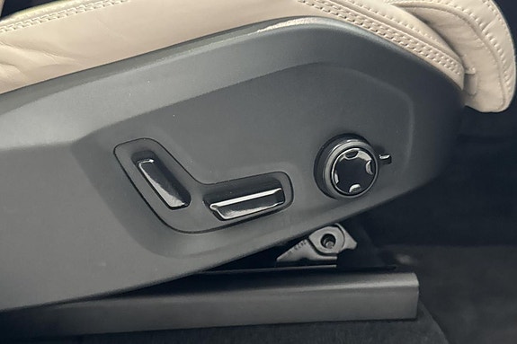 Volvo XC90 28 of 30