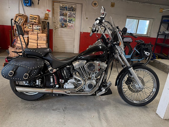 Harley-Davidson FXST Softail Standard / Custom 4 of 5