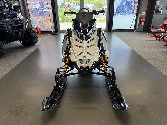 Polaris 9R RMK Khaos Slash 2 of 5