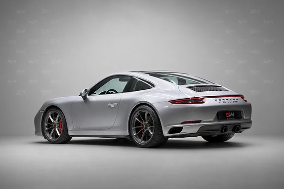 Porsche 911 Carrera 4 GTS 3 of 5