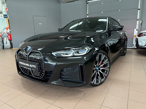 BMW i4 3 of 5