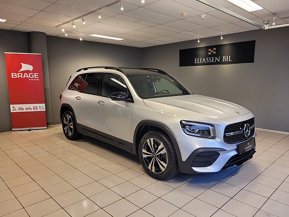 Mercedes-Benz GLB 2 of 5