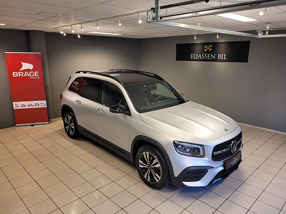Mercedes-Benz GLB 3 of 5