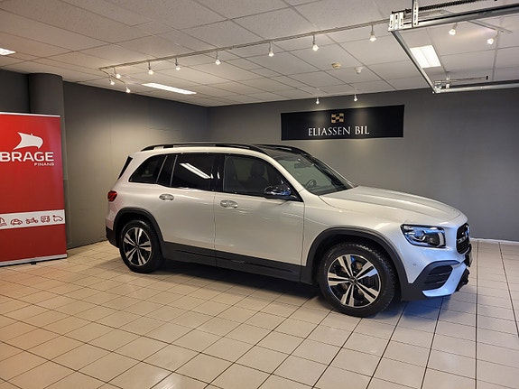 Mercedes-Benz GLB 4 of 5