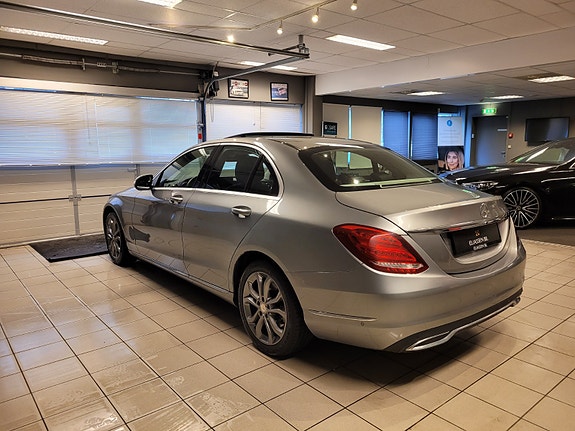 Mercedes-Benz C180 7 of 30