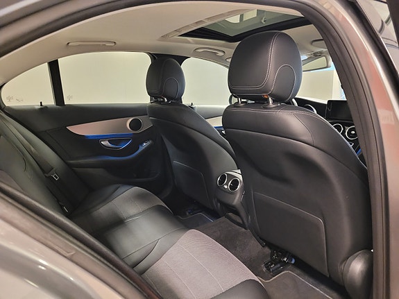 Mercedes-Benz C180 17 of 30
