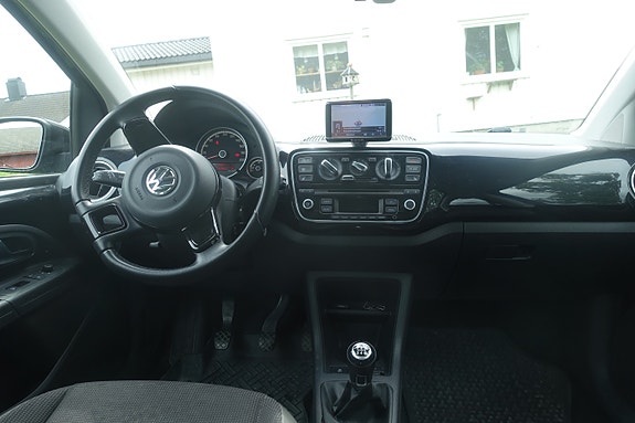 Volkswagen UP! 15 of 16