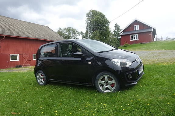 Volkswagen UP! 4 of 16