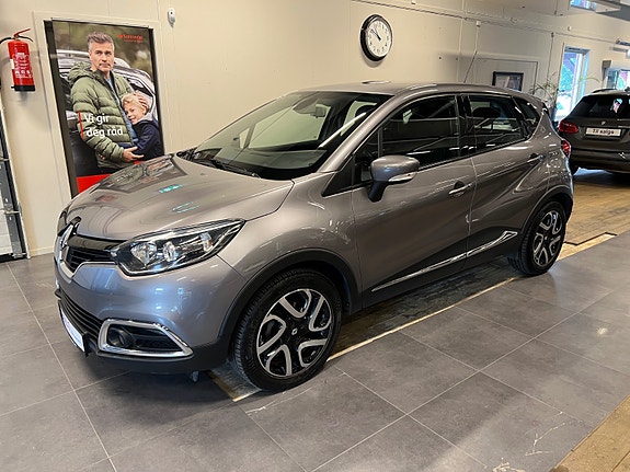 Renault Captur 3 of 5