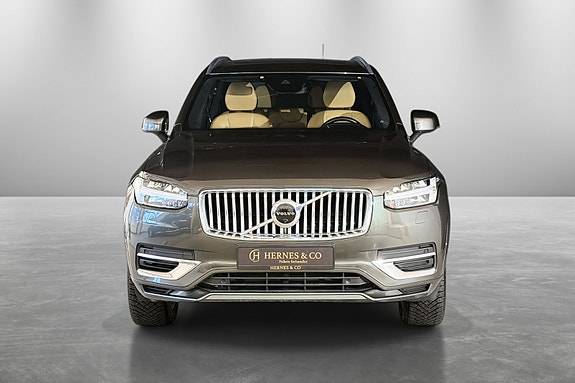 Volvo XC90 3 of 5