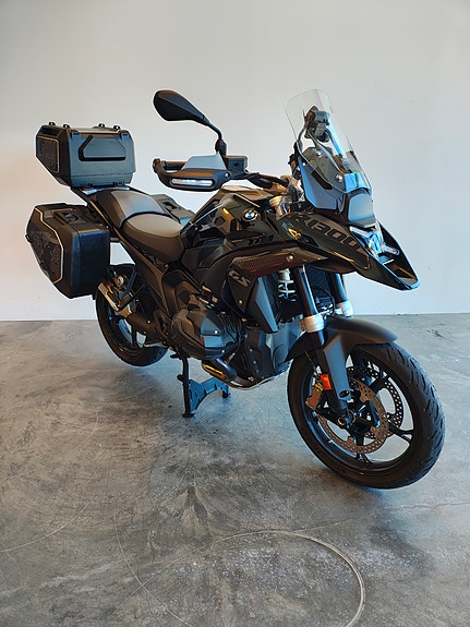 BMW R 1300 GS 2 of 5