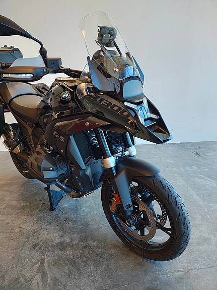 BMW R 1300 GS 3 of 5