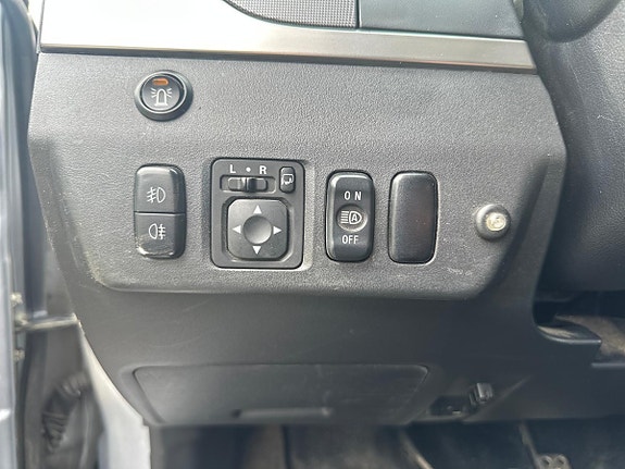 Mitsubishi Pajero 24 of 30