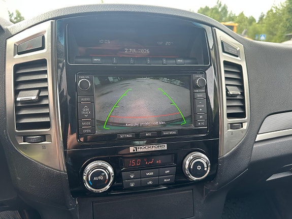 Mitsubishi Pajero 21 of 30