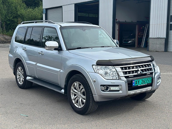 Mitsubishi Pajero 3 of 30