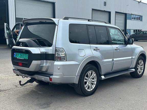 Mitsubishi Pajero 5 of 30