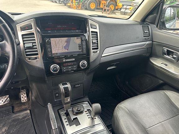 Mitsubishi Pajero 20 of 30