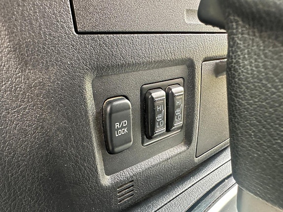 Mitsubishi Pajero 23 of 30