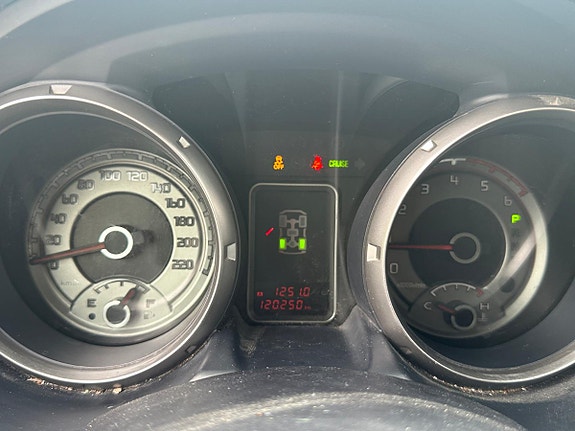 Mitsubishi Pajero 14 of 30