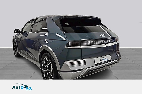 Hyundai Ioniq 5 3 of 5