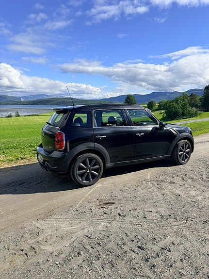 MINI Countryman Cooper S 3 of 5