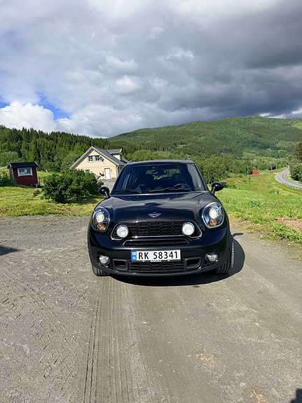 MINI Countryman Cooper S 2 of 5