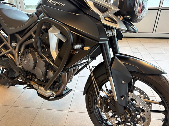 Triumph Tiger 800 XRX 3 of 5