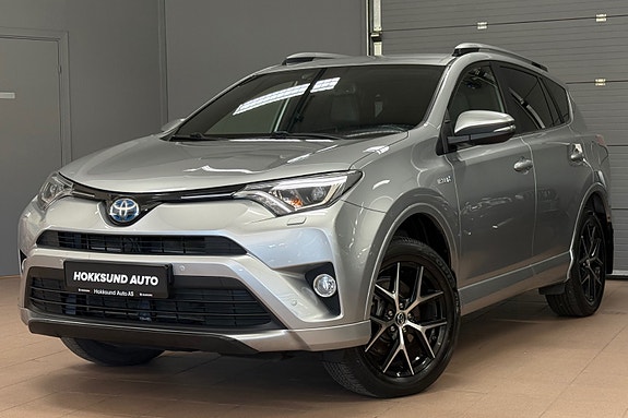 Toyota RAV4 2 of 5