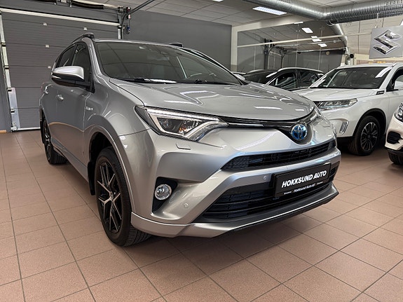 Toyota RAV4 5 of 5