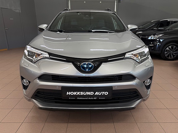 Toyota RAV4 4 of 5