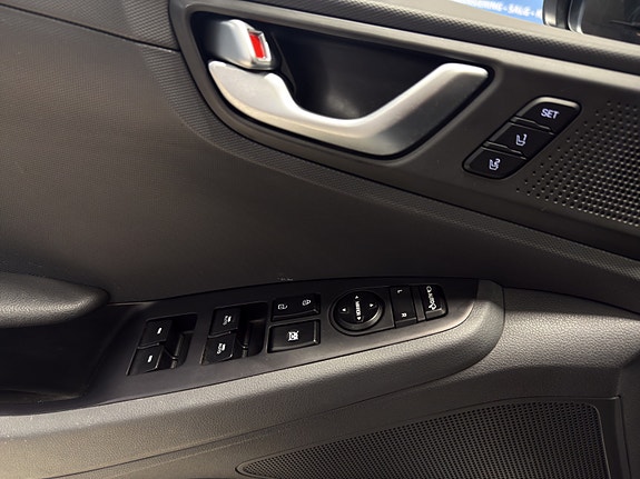 Hyundai IONIQ 16 of 30