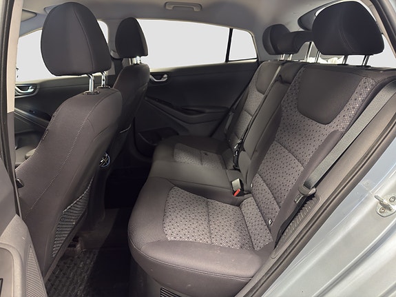 Hyundai IONIQ 11 of 30