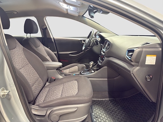 Hyundai IONIQ 13 of 30