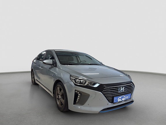 Hyundai IONIQ 3 of 30