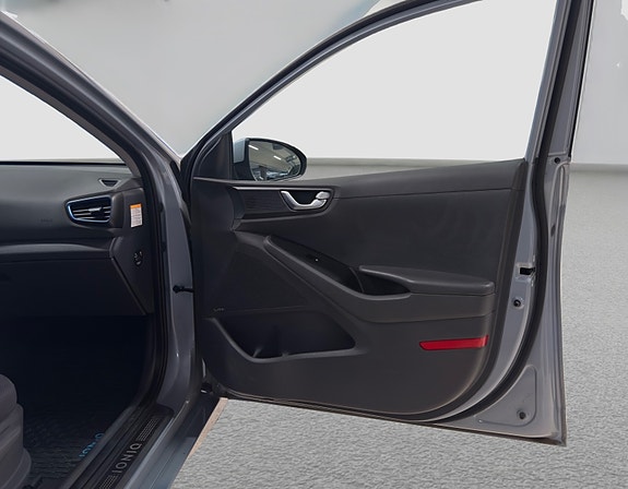 Hyundai IONIQ 12 of 30