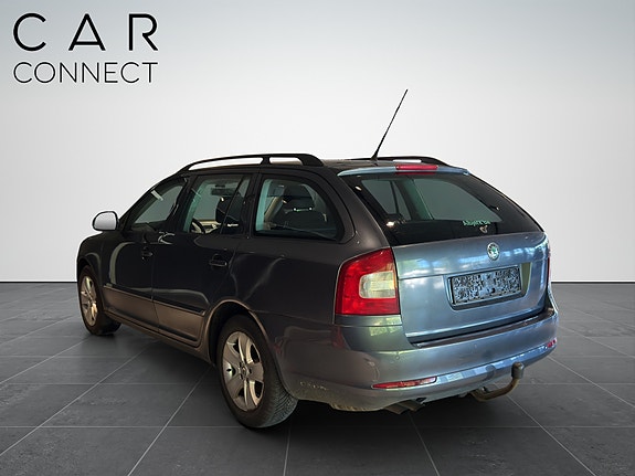 Skoda Octavia 2 of 11