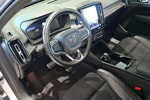 Volvo XC40 5 of 5