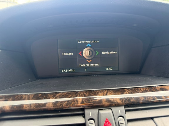 BMW 525Xi 11 of 12