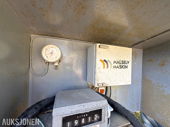 Andre SB 13 m3 dieseltank med 400V Pumpestasjon 3 of 5