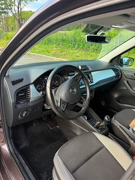 Skoda Fabia 7 of 21