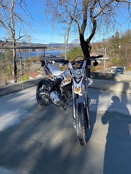 Yamaha WR 125 X 3 of 5