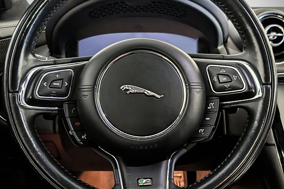 Jaguar XJ 10 of 26
