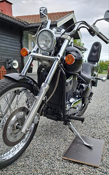 Kawasaki VN 800 3 of 5