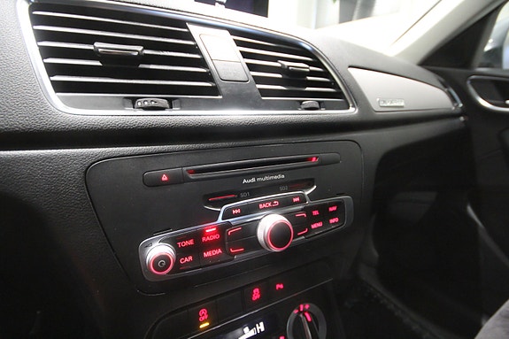 Audi Q3 21 of 30