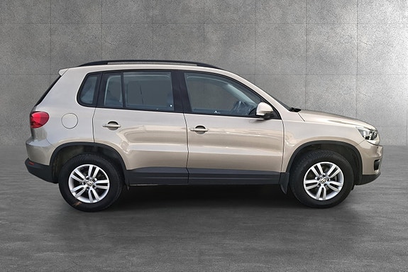 Volkswagen Tiguan 2 of 28