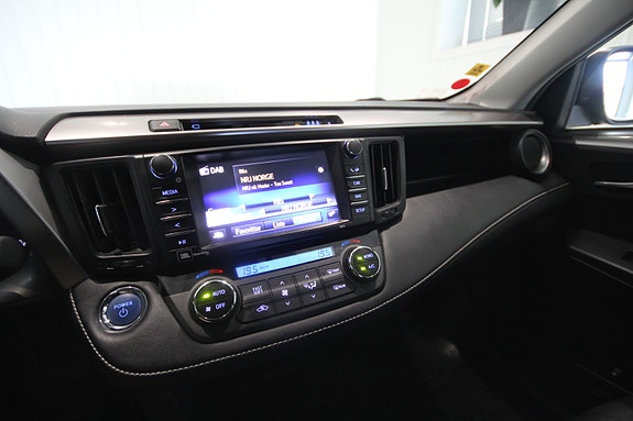 Toyota RAV4 22 of 30