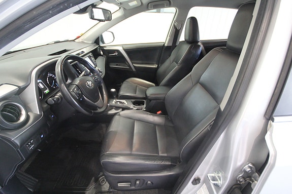 Toyota RAV4 13 of 30