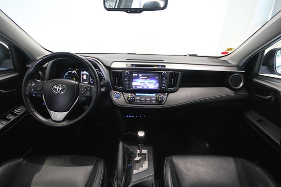 Toyota RAV4 16 of 30