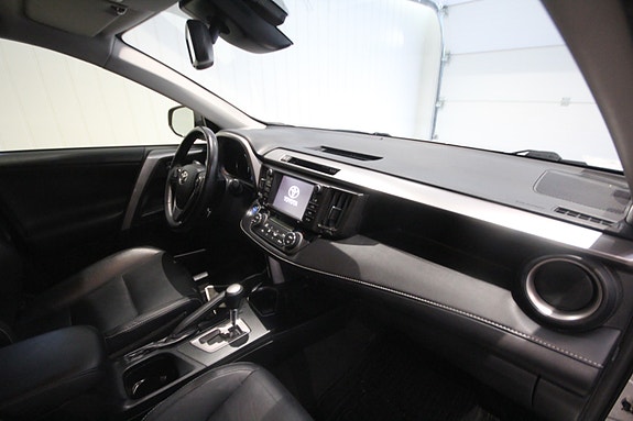 Toyota RAV4 11 of 30